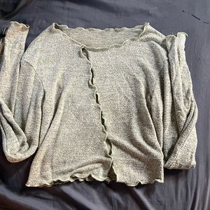 green slight cropped sweater
